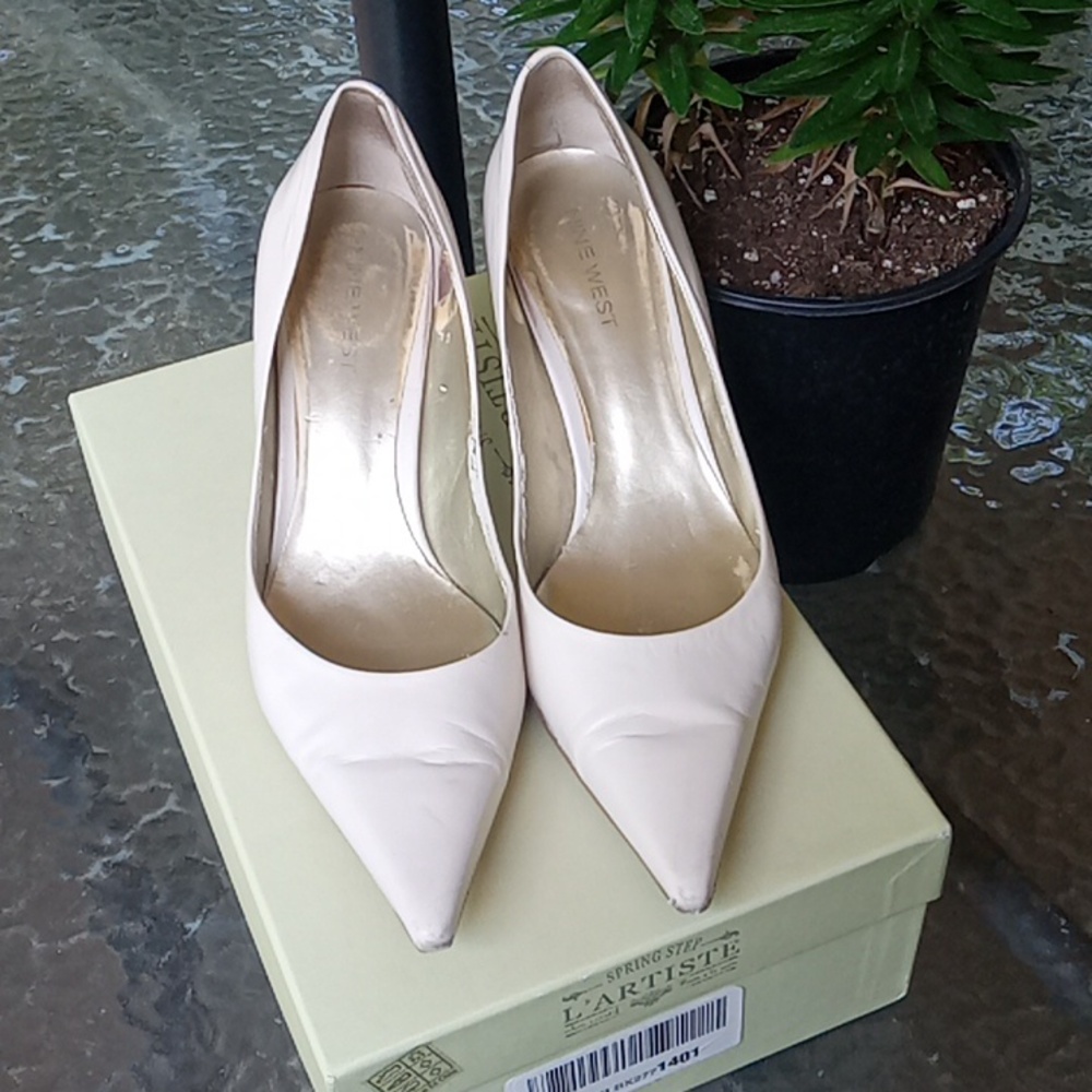 Woman's Pump